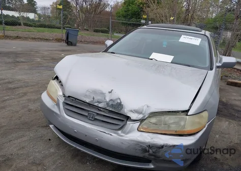 2000 Honda Accord 3.0 Ex из США, поврежденный, VIN 1HGCG2254YA029893